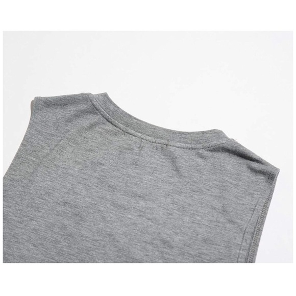 ‘no Pants’ Sleeveless Graphic Tee - Picture 5 of 8